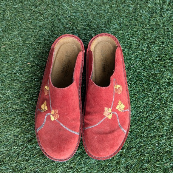 Naot Shoes - Naot Red Suede Floral Embroidered Clogs Mules Made in Israel Womens 38/US 7